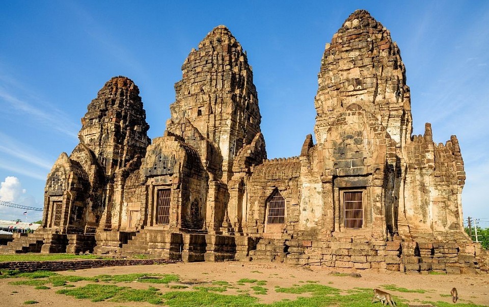 บริการรถเช่าพร้อมคนขับเที่ยวอยุธยาต่อด้วยลพบุรี